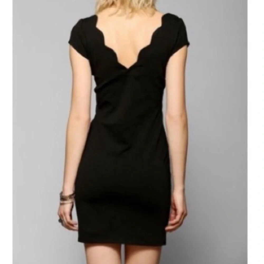 UO Black Scalloped Neckline Bodycon Dress in Women’s XS - Picture 2 of 5